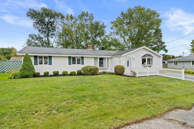 19 William Road, Holbrook, MA 02343
