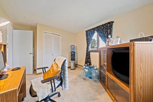 19 William Road, Holbrook, MA 02343