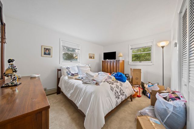 19 William Road, Holbrook, MA 02343