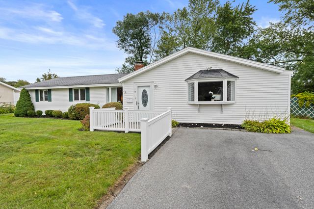19 William Road, Holbrook, MA 02343