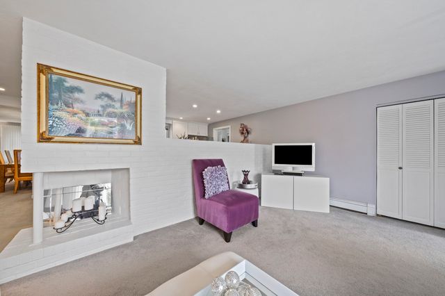 19 William Road, Holbrook, MA 02343