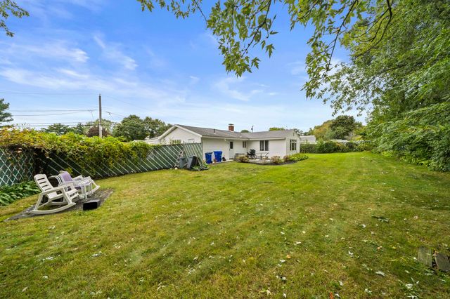 19 William Road, Holbrook, MA 02343
