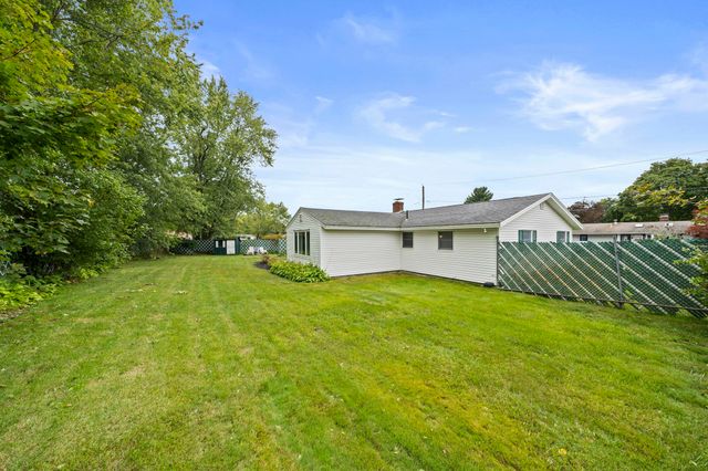 19 William Road, Holbrook, MA 02343