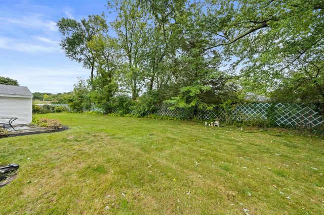 19 William Road, Holbrook, MA 02343