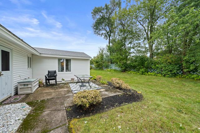 19 William Road, Holbrook, MA 02343