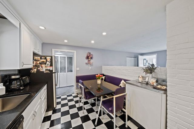 19 William Road, Holbrook, MA 02343