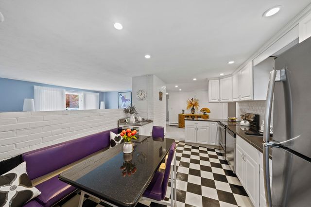19 William Road, Holbrook, MA 02343