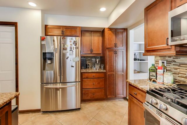 511 Mark Lane, Downers Grove, IL 60516