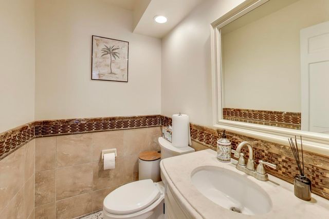 511 Mark Lane, Downers Grove, IL 60516