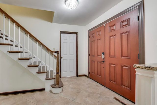 511 Mark Lane, Downers Grove, IL 60516