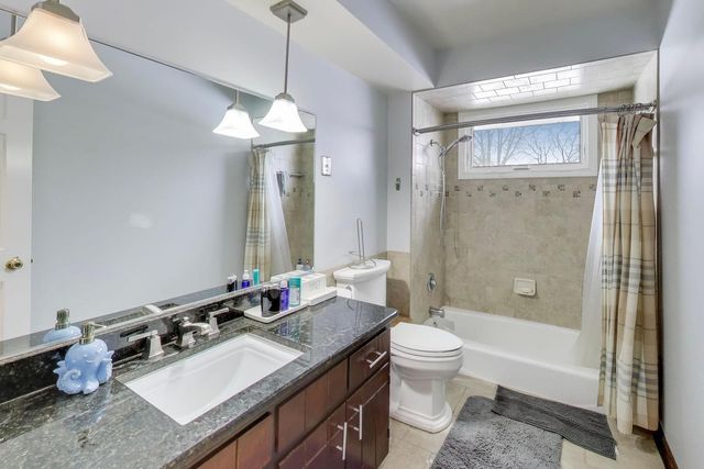 511 Mark Lane, Downers Grove, IL 60516