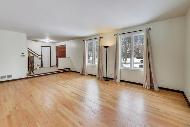 511 Mark Lane, Downers Grove, IL 60516