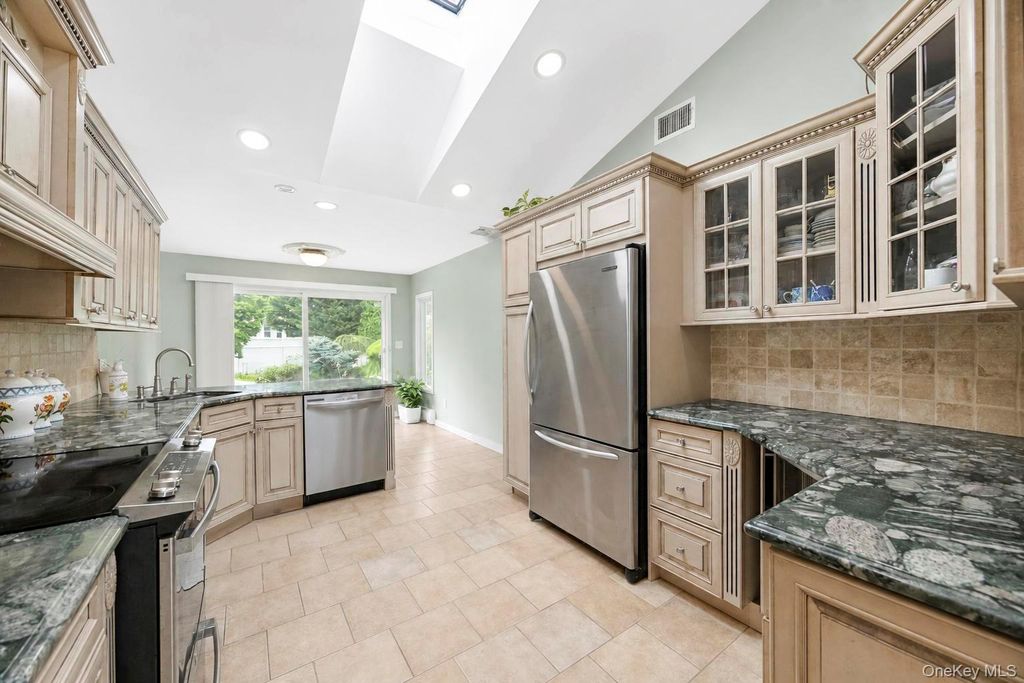 49 Village Drive, Jericho, NY 11753 — photo 5