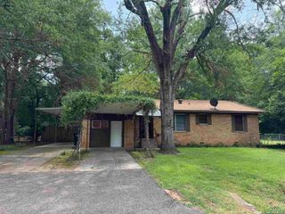 1438 N Tenth St, Longview, TX 75601