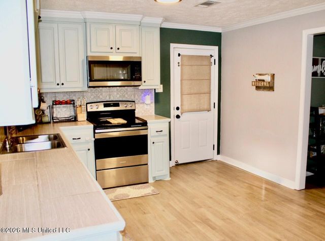 217 Ann Drive, Pearl, MS 39208