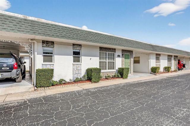 7825 38TH TERRACE N 7825, St Petersburg, FL 33709