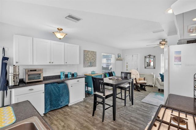 7825 38TH TERRACE N 7825, St Petersburg, FL 33709