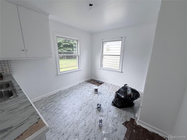 3220 W Ridgeway Avenue, Flint, MI 48504