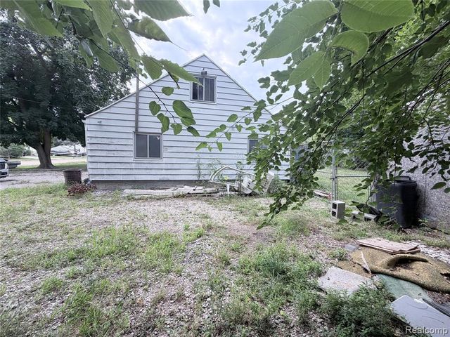 3220 W Ridgeway Avenue, Flint, MI 48504