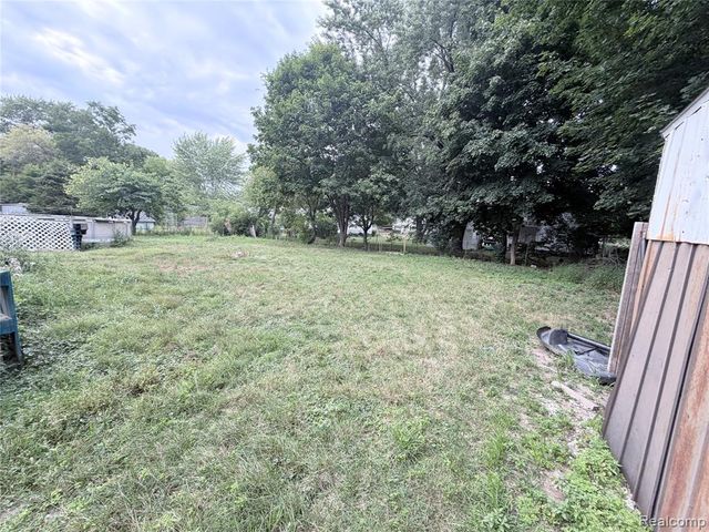 3220 W Ridgeway Avenue, Flint, MI 48504