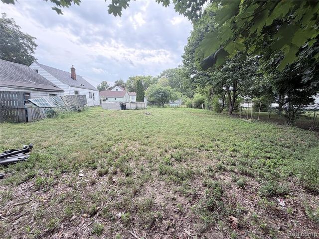 3220 W Ridgeway Avenue, Flint, MI 48504