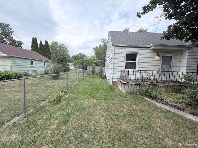 3220 W Ridgeway Avenue, Flint, MI 48504
