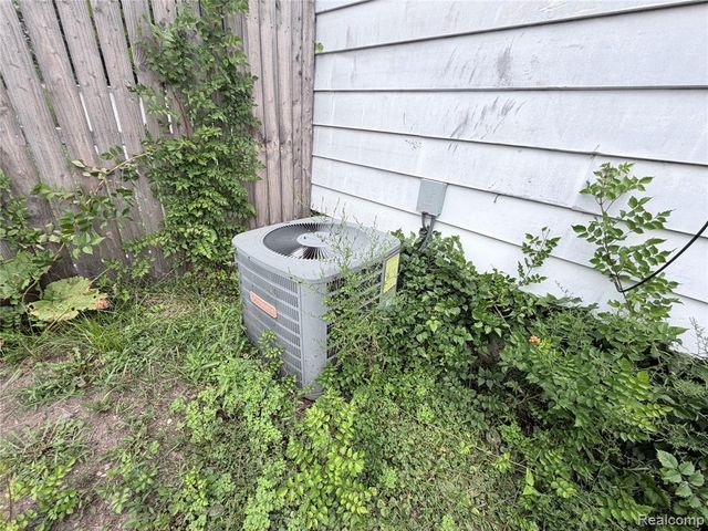3220 W Ridgeway Avenue, Flint, MI 48504