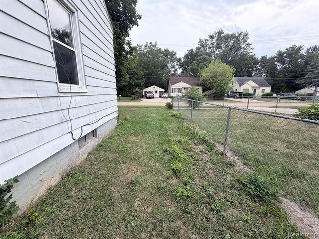 3220 W Ridgeway Avenue, Flint, MI 48504