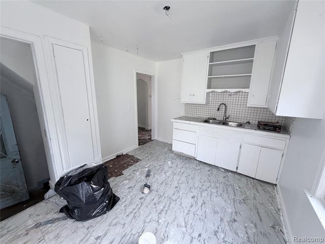 3220 W Ridgeway Avenue, Flint, MI 48504