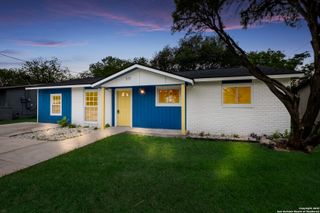 317 W Lindbergh, Universal City, TX 78148