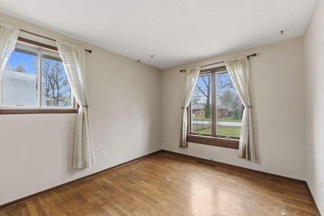 112 Grand Prairie Drive, Willard, MO 65781