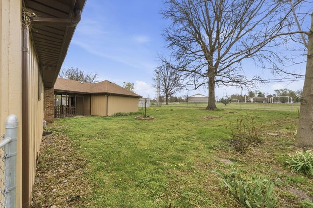 112 Grand Prairie Drive, Willard, MO 65781