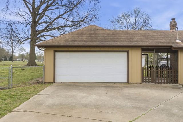 112 Grand Prairie Drive, Willard, MO 65781