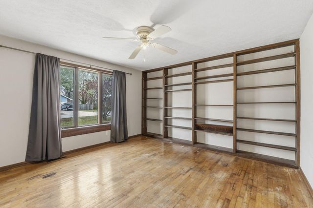 112 Grand Prairie Drive, Willard, MO 65781