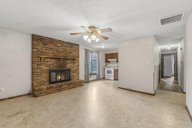 112 Grand Prairie Drive, Willard, MO 65781