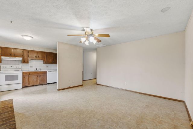 112 Grand Prairie Drive, Willard, MO 65781