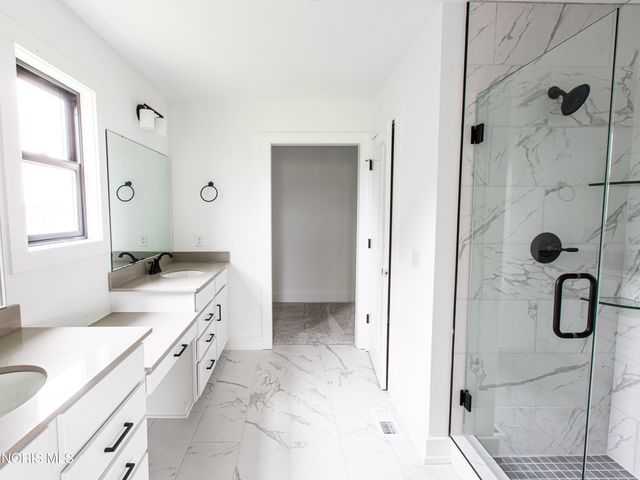 7902 Trestle Bend Road, Monclova, OH 43542