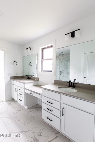 7902 Trestle Bend Road, Monclova, OH 43542