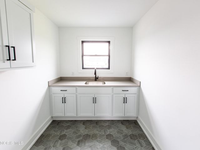 7902 Trestle Bend Road, Monclova, OH 43542