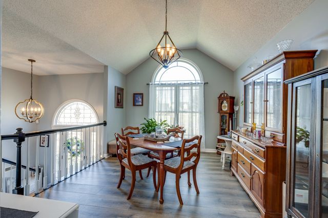 1709 Oakway Cir, Columbia, TN 38401