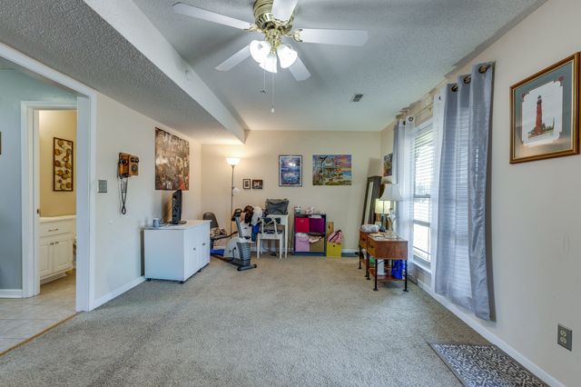 1709 Oakway Cir, Columbia, TN 38401