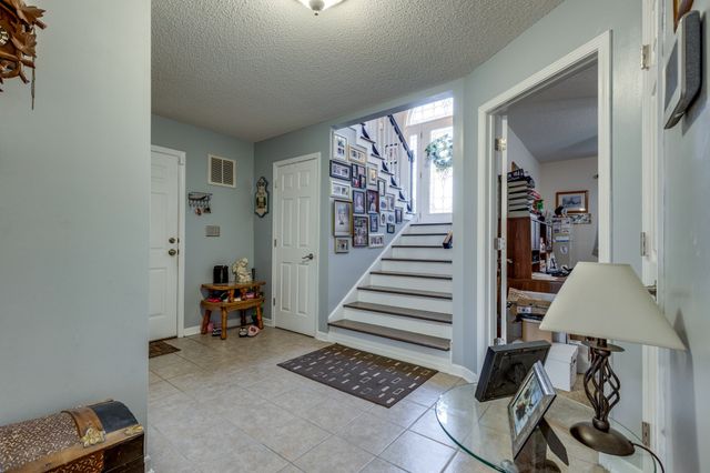 1709 Oakway Cir, Columbia, TN 38401