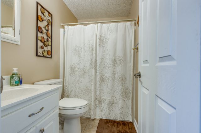 1709 Oakway Cir, Columbia, TN 38401