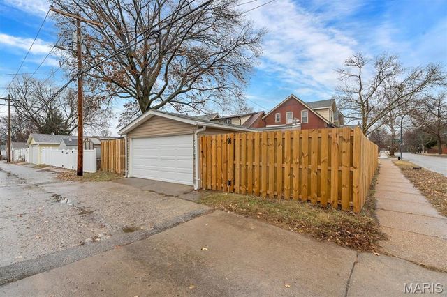 4050 Quincy Street, St Louis, MO 63116