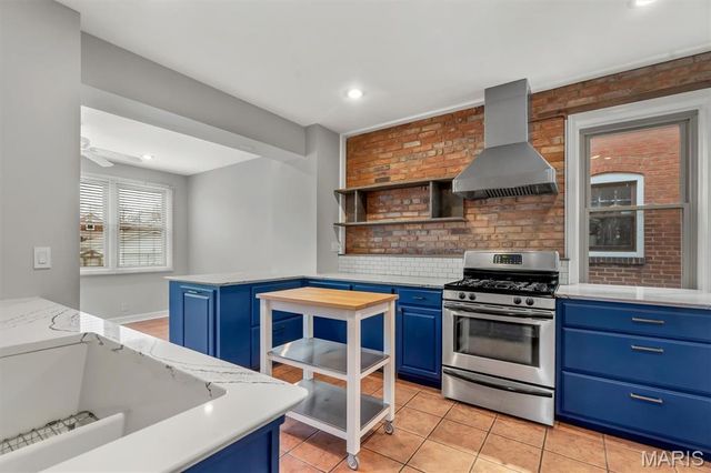 4050 Quincy Street, St Louis, MO 63116