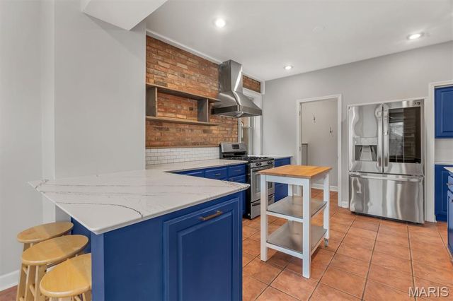 4050 Quincy Street, St Louis, MO 63116