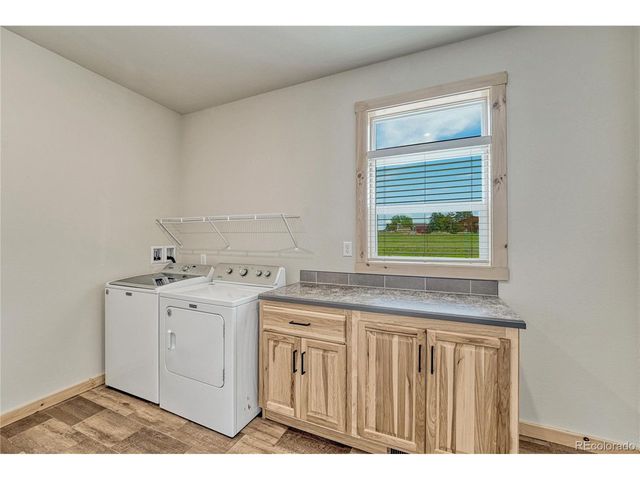 7451 Sun Country Dr, Elizabeth, CO 80107