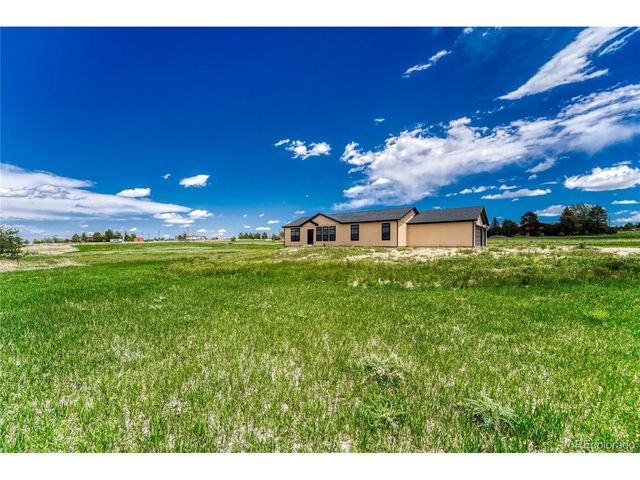 7451 Sun Country Dr, Elizabeth, CO 80107