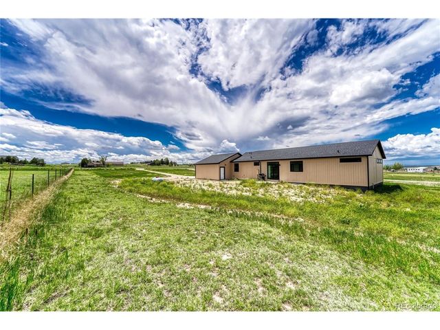 7451 Sun Country Dr, Elizabeth, CO 80107