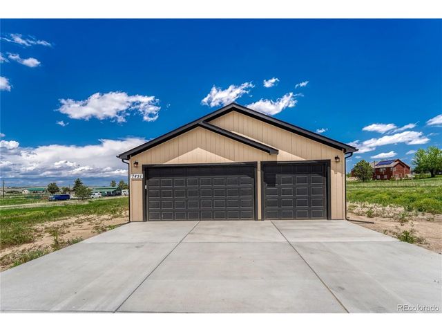 7451 Sun Country Dr, Elizabeth, CO 80107